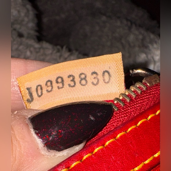 Dooney & Bourke Vintage 2U111 Large Slim Wristlet - EUC - Picture 6 of 13